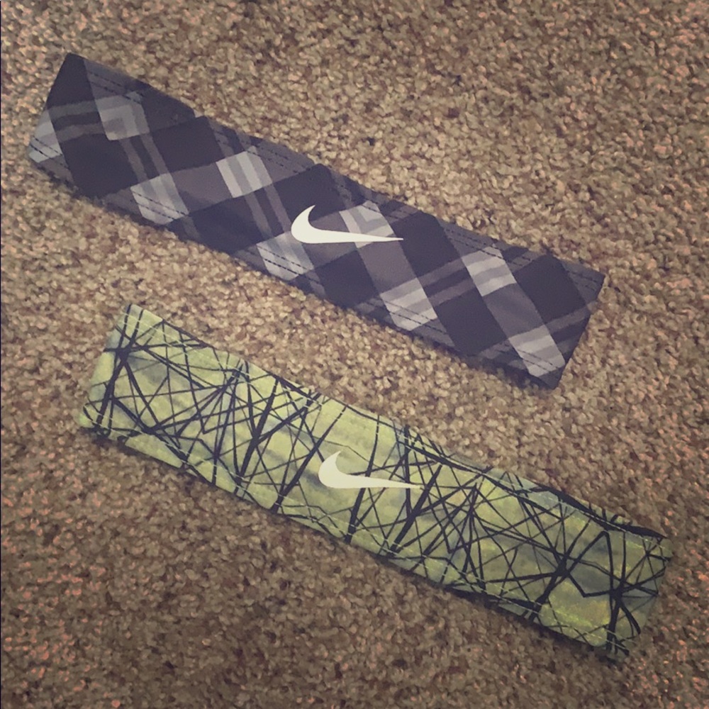 2 Nike headbands